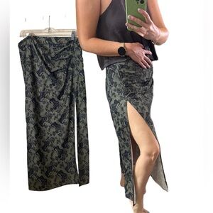 Women’s green high slit maxi Patterned flowy pencil Women's Skirt Sz m